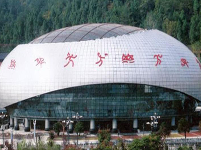 贺州体育中心球形网架加工安装